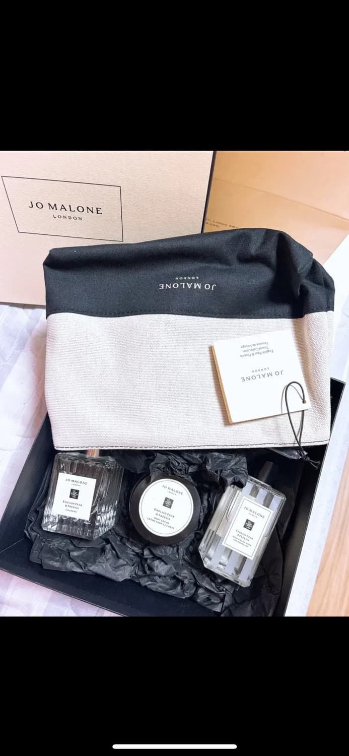 조말론 잉글리쉬 페어앤프리지아 파우치 세트(코롱,바디워시,크림) 상품이미지2