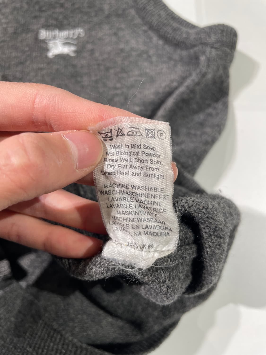 버버리 멜란지 그레이 기마로고 V넥 울 베스트 상품이미지9