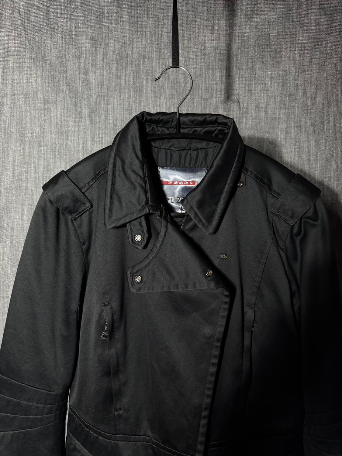 프라다 유틸리티 블랙 롱 코트 상품이미지4