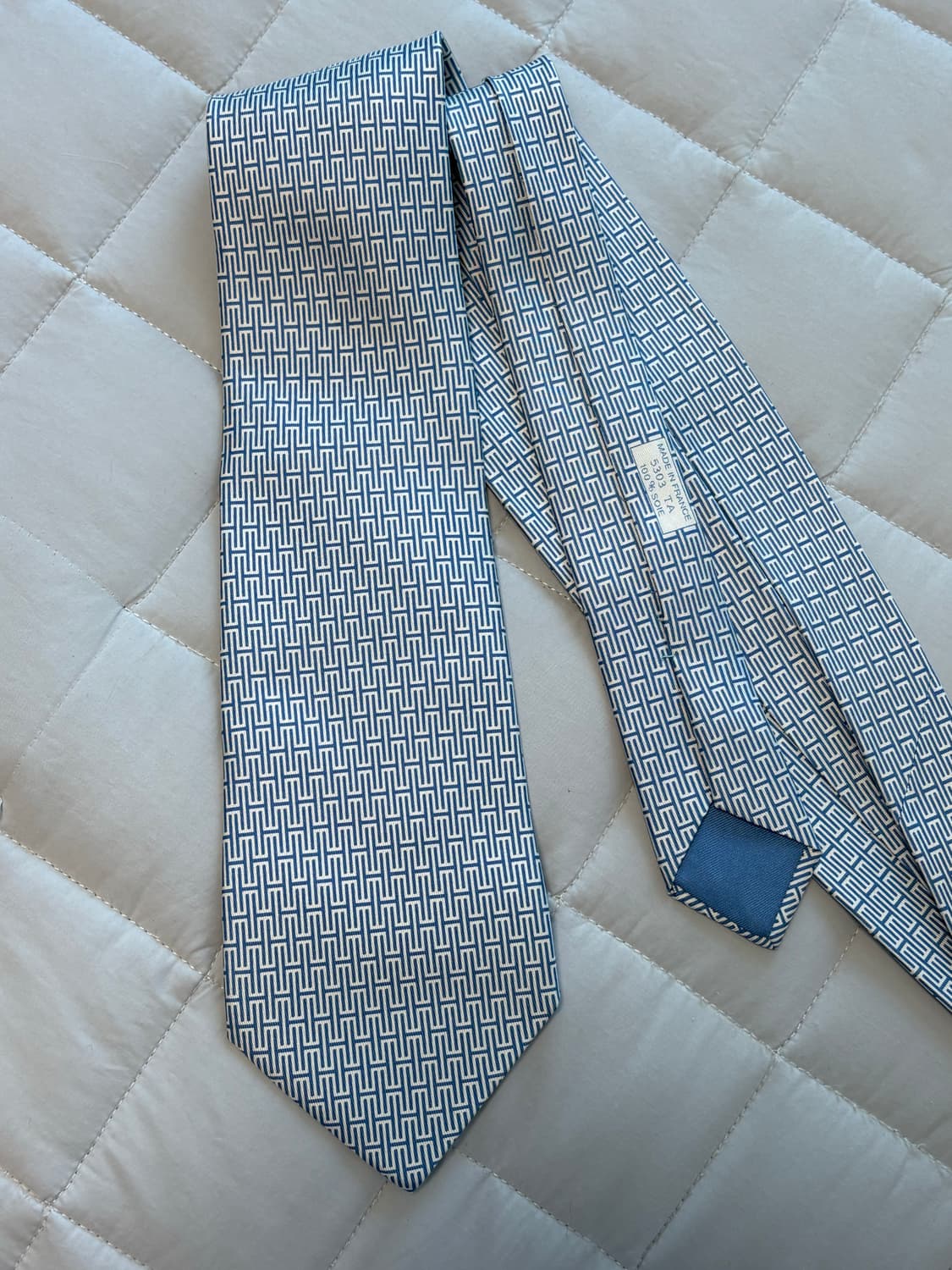 에르메스(HERMÈS) 실크 넥타이 5303 TA (블루 H패턴) 상품이미지1