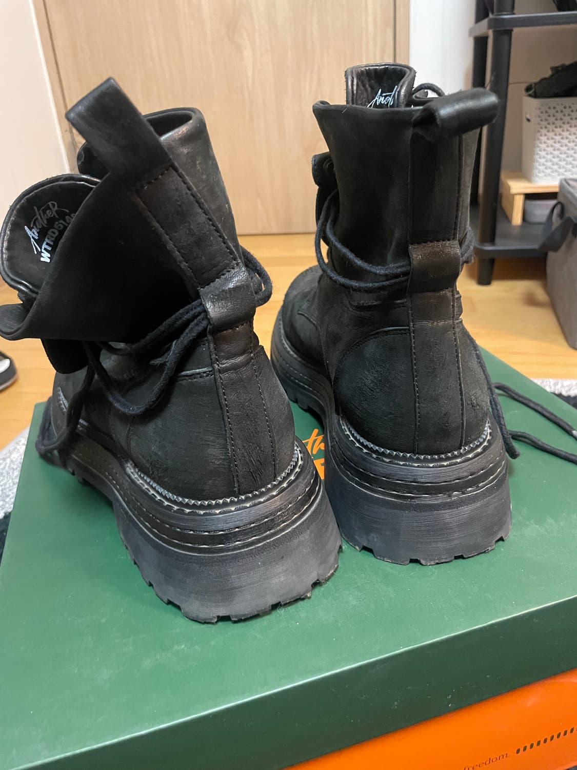 위더로드 카일 홀스레더 7홀 컴뱃 부 츠 블랙 워싱 상품이미지5