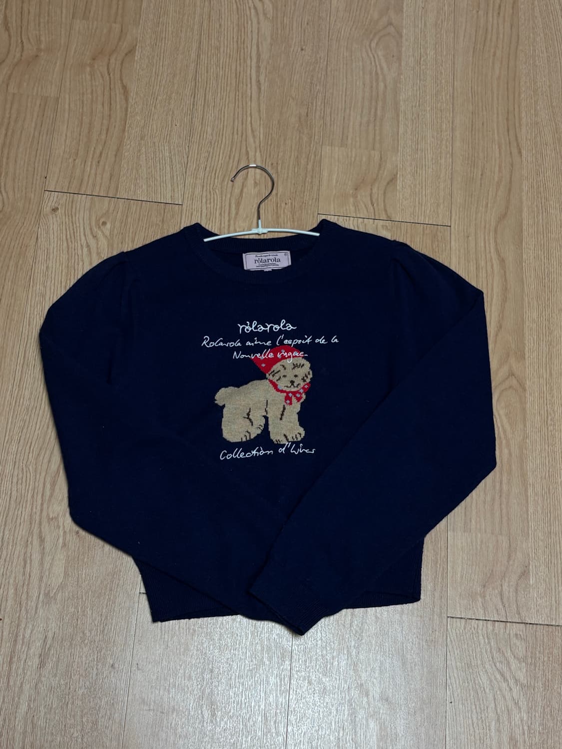 로라로라 퍼피 퍼프 슬리브 니트 네이비 더바넷 타낫 아카이브제이투유 상품이미지2