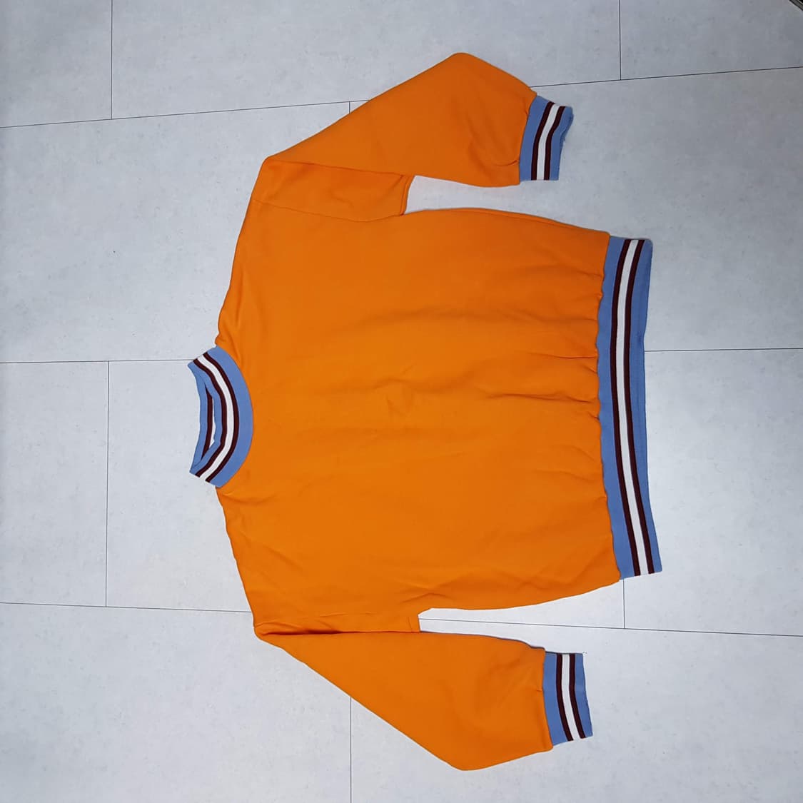 GETTO 오렌지색 립넥 맨투맨 티셔츠 상품이미지2