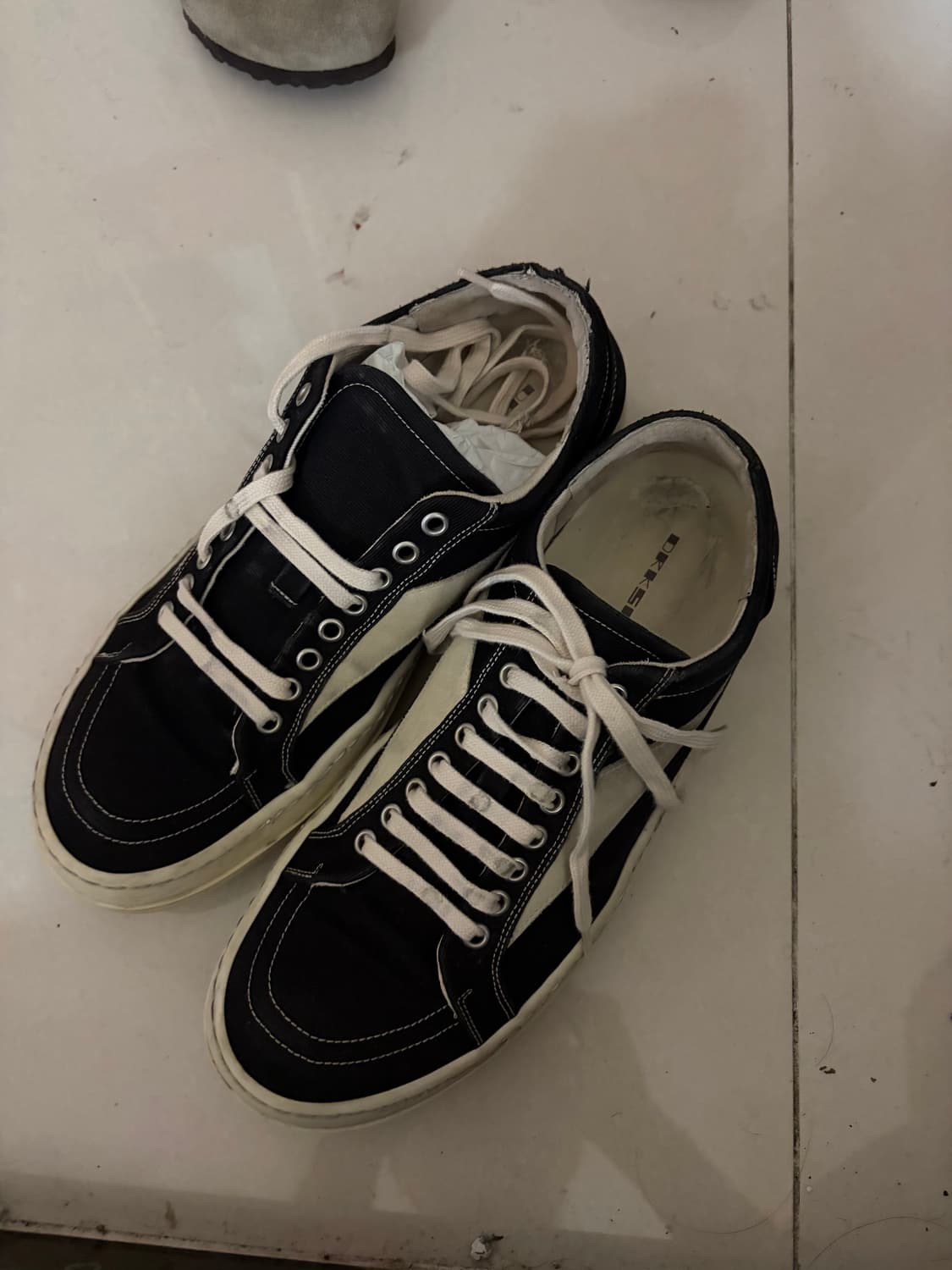 [43] 릭오웬스 다크쉐도우 빈티지 스니커즈 블랙밀크 상품이미지3