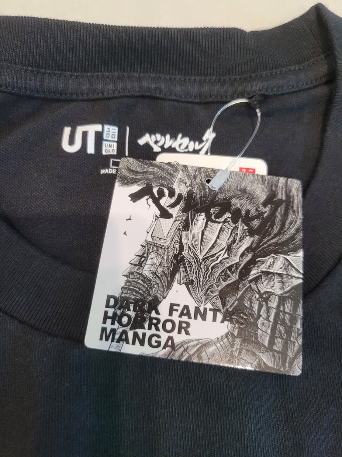 [새상품 ] 베르세르크의 압도적 아우라, 유니클로재팬  망가 큐레이션 U 상품이미지4