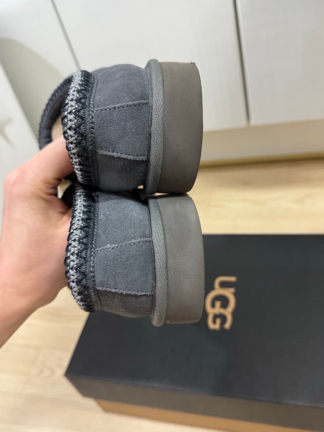 어그 타스만 다크그레이 280 상품이미지4