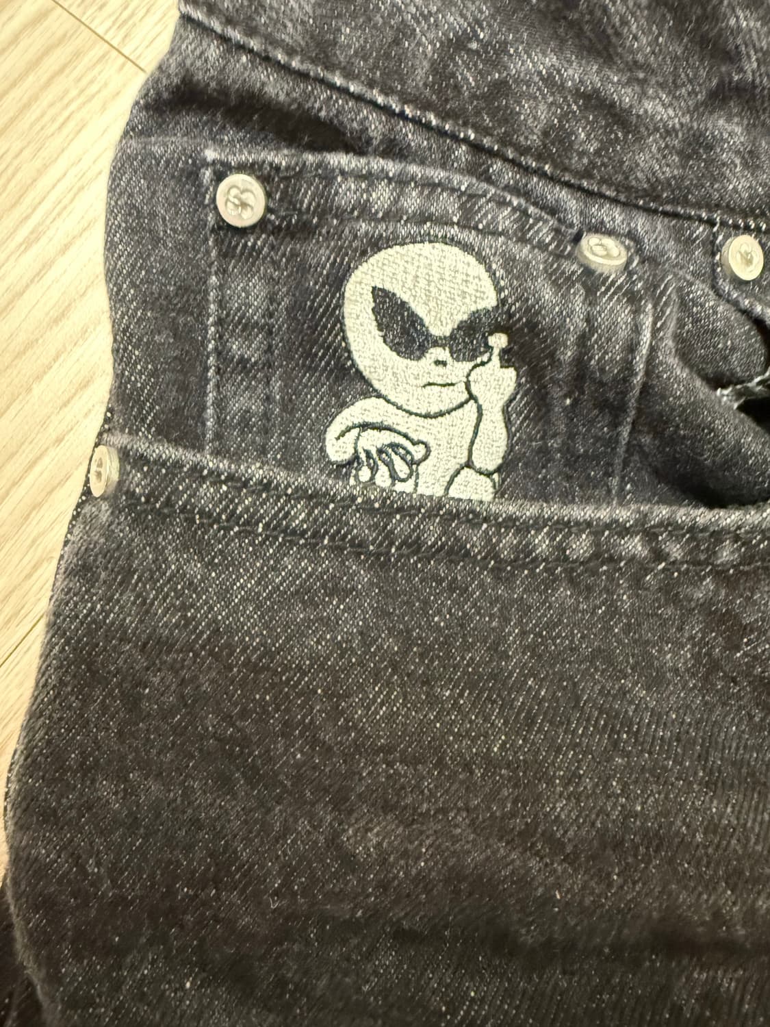 (1사이즈) 후드후드 hd체인 자수 데님 팬츠 블랙 상품이미지2