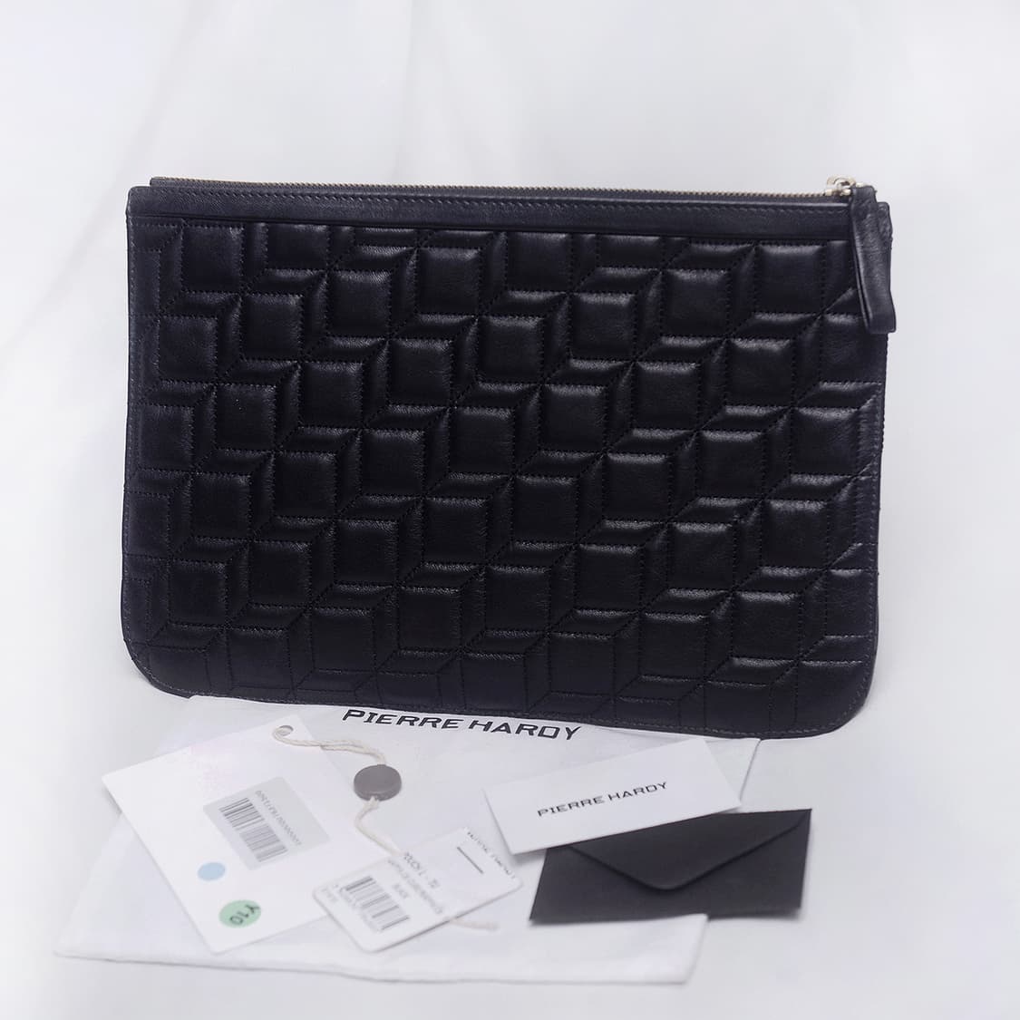 피에르하디 (PIERRE HARDY) 퀼팅 큐브 나파레더 카프스킨 클러치 상품이미지1