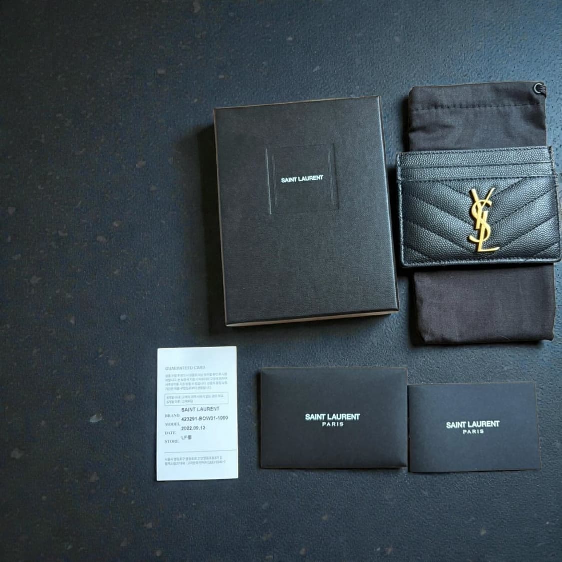 생로랑정품 423291 블랙 캐비어 스킨 마틀라세 금장 카드지갑 팝니다 상품이미지3