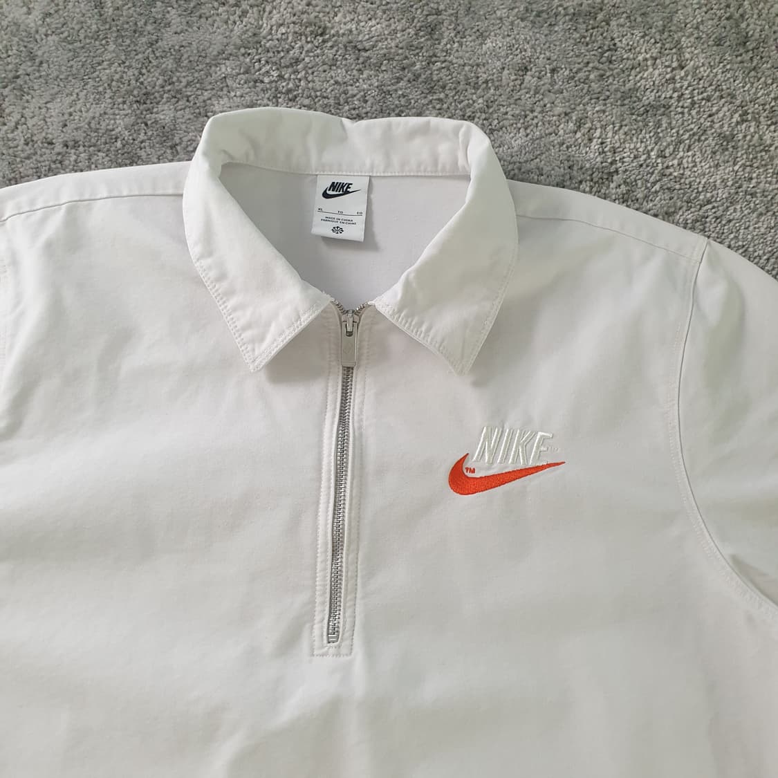 [무료배송] NIKE 반팔 집업 티셔츠 상품이미지4