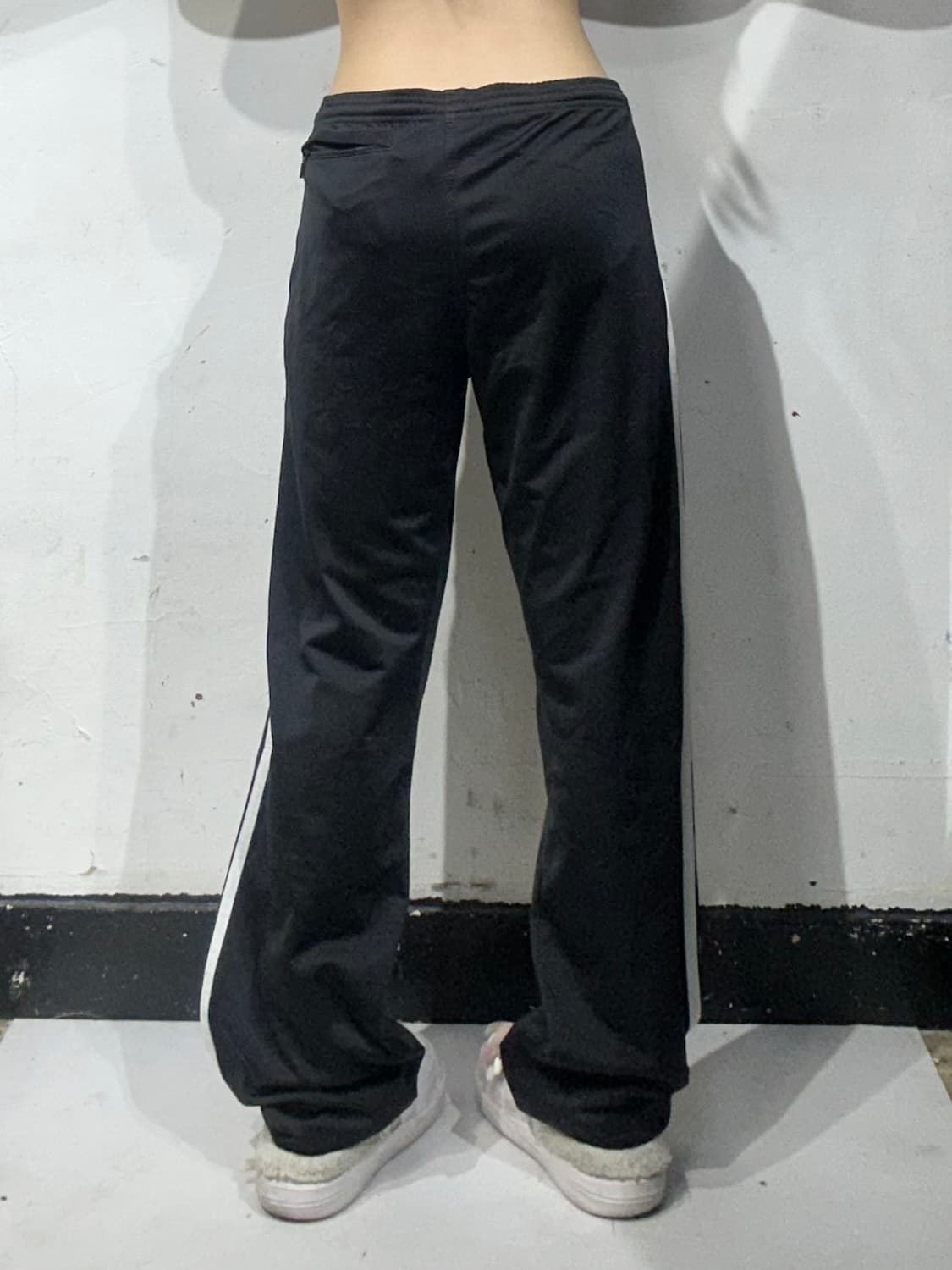 아디다스 x NBA 콜라보 블랙 화이트 삼선 세미 와이드 팬츠  상품이미지3