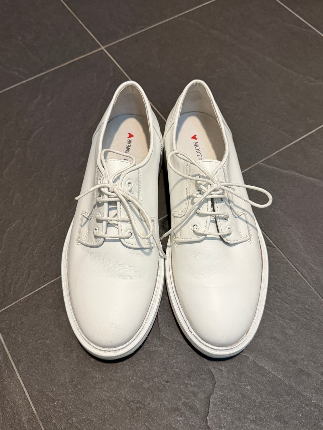 MORT × SWEAR 화이트 레더 더비 상품이미지1