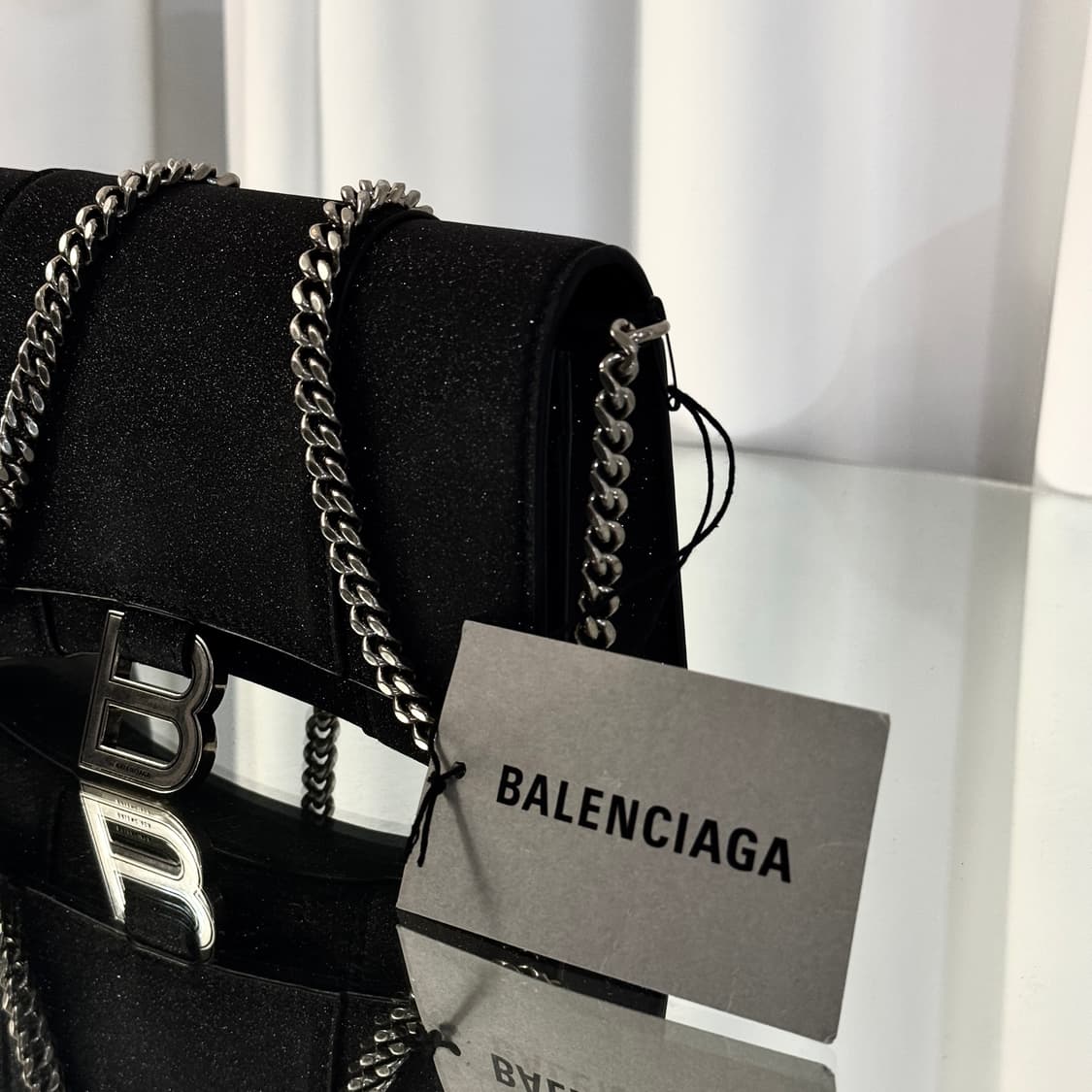 발렌시아가 아워글래스 체인 WOC 글리터 블랙 상품이미지4