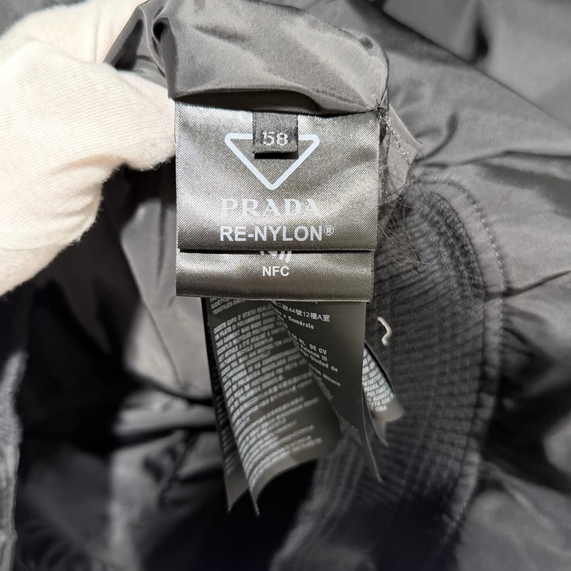 (A+/58) / 프라다 나일론 삼각로고 봄버 블루종 자켓 블랙 상품이미지6
