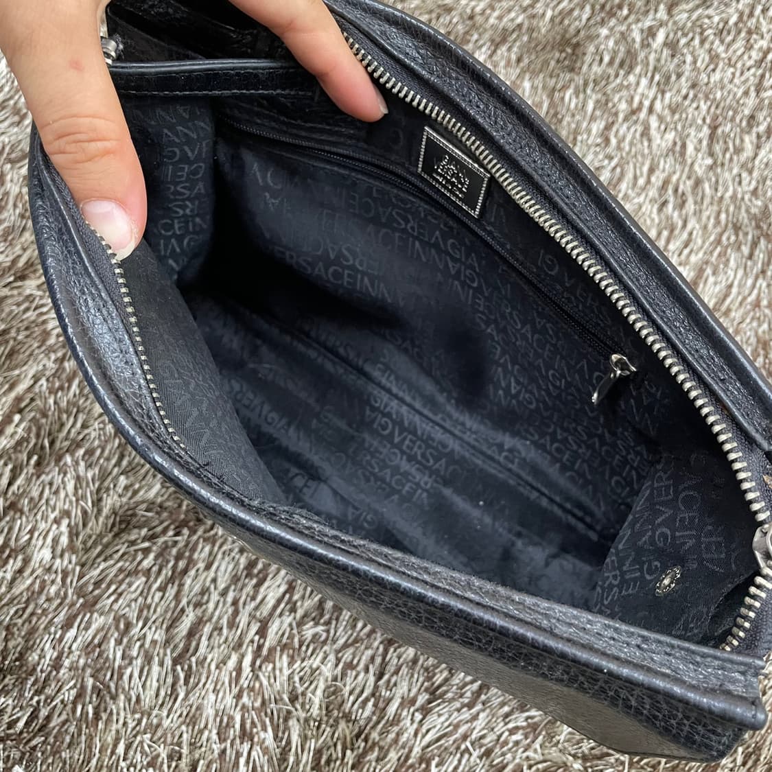 베르사체 VERSACE 블랙 클러치백 상품이미지8