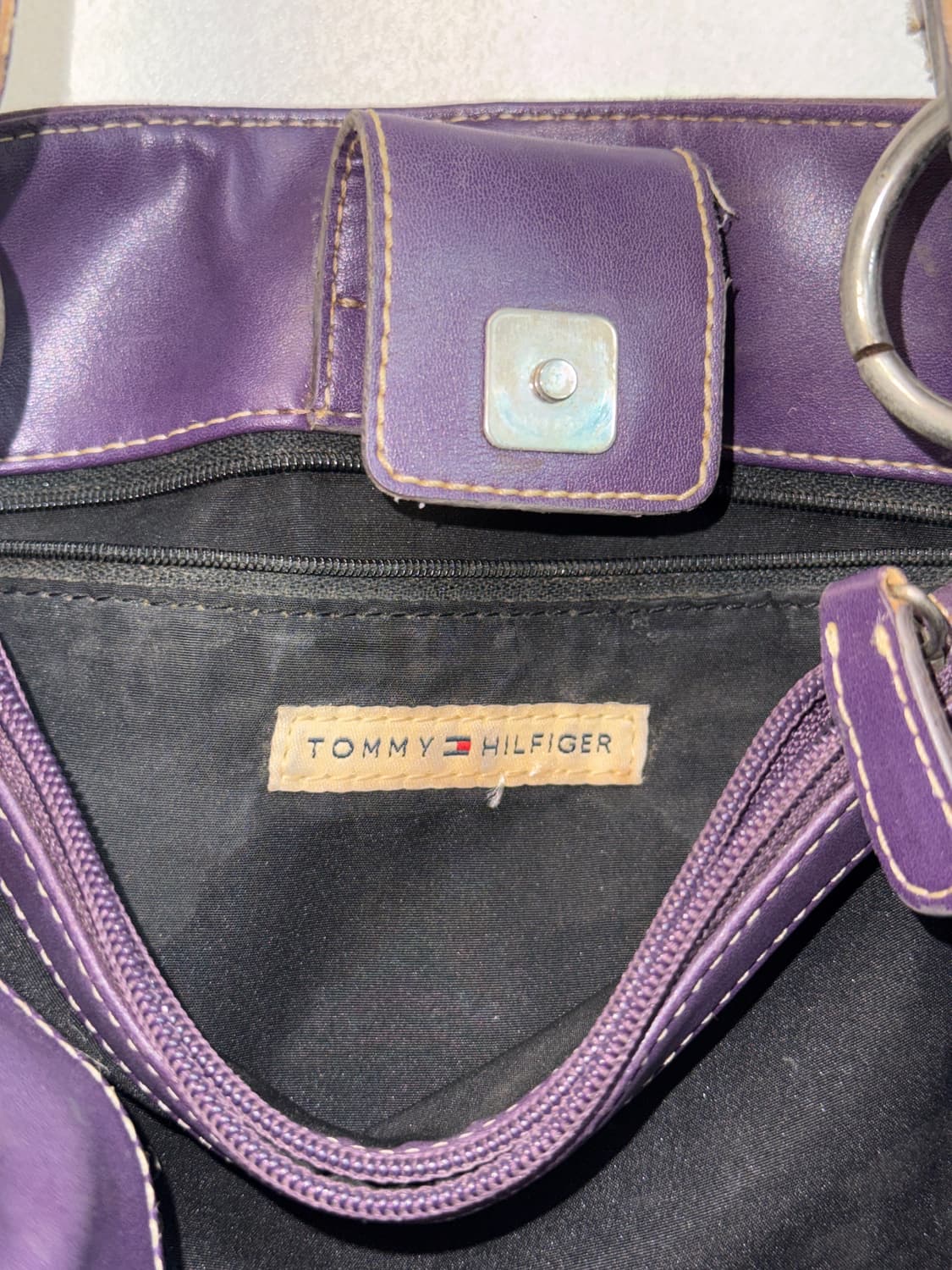 Tommy Hilfiger violet stitch buckle 숄더백 상품이미지7