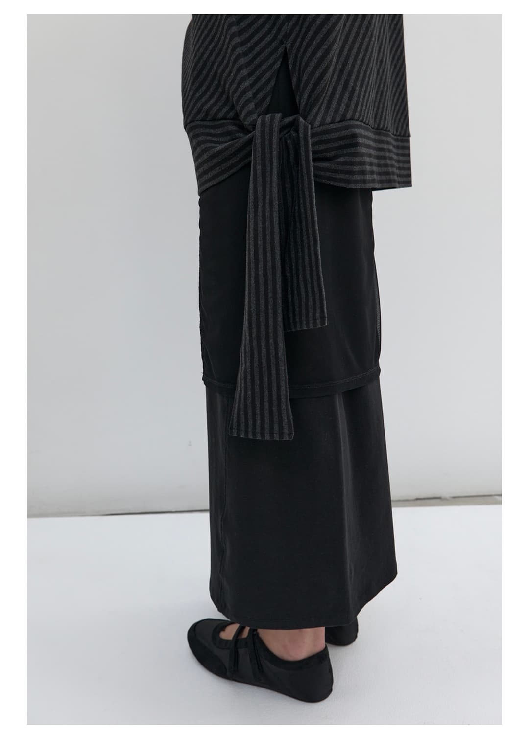 DIAGONAL STRIPE DETAIL TOP IN BLACK-GREY 상품이미지7