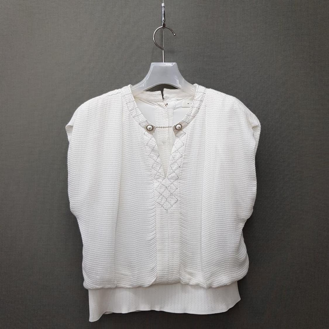 미샤  MICHAA 2022 진주 장식 민소매 블라우스 66사이즈 상품이미지1