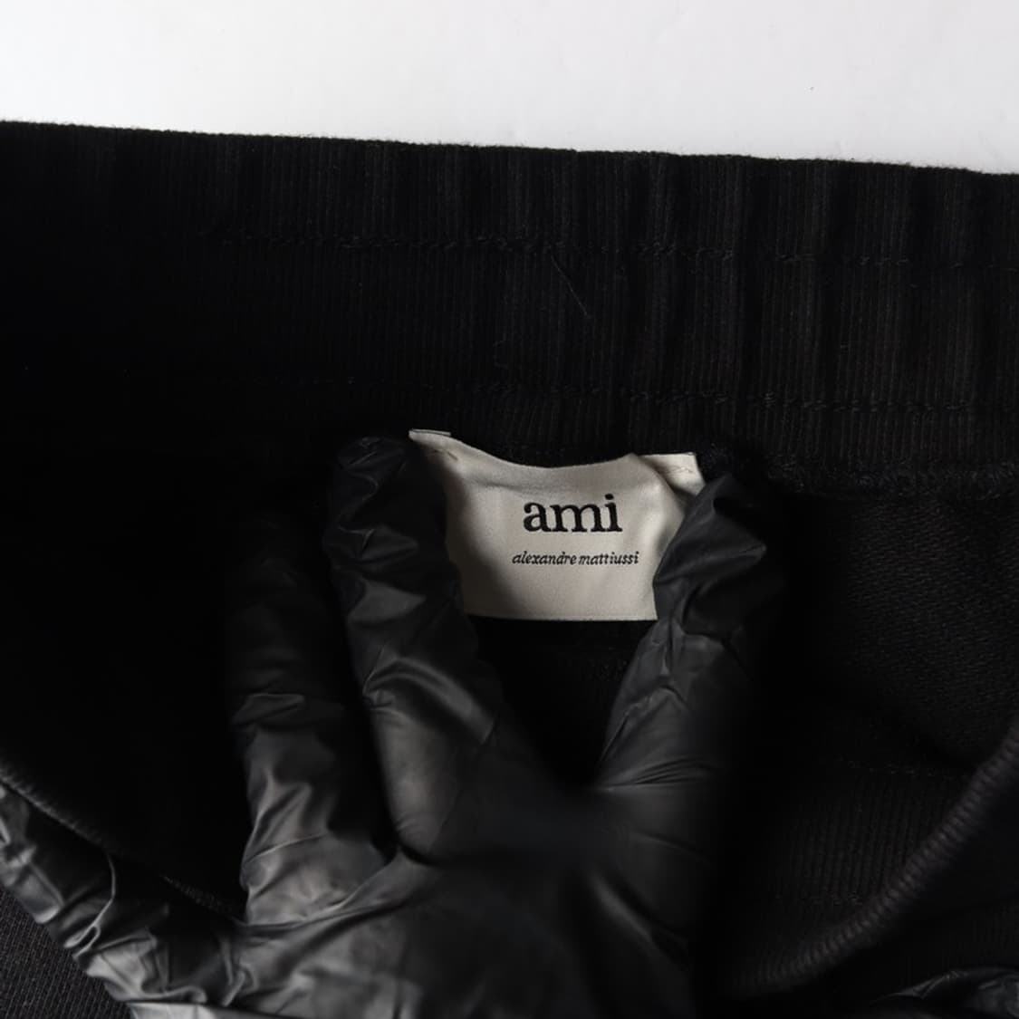 AMI 톤온톤 하트 로고 조거 스웨트 팬츠 블랙 S 상품이미지6