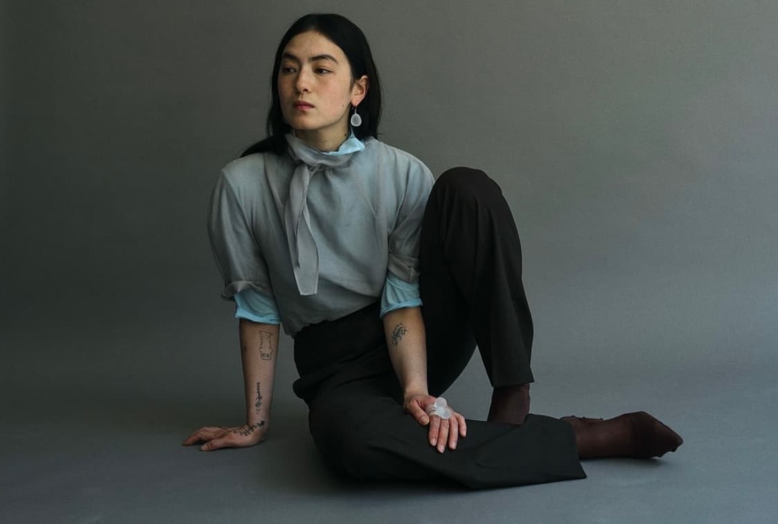 아모멘토 AMOMENTOKNOTTED COLLAR TOP GRAY 상품이미지2