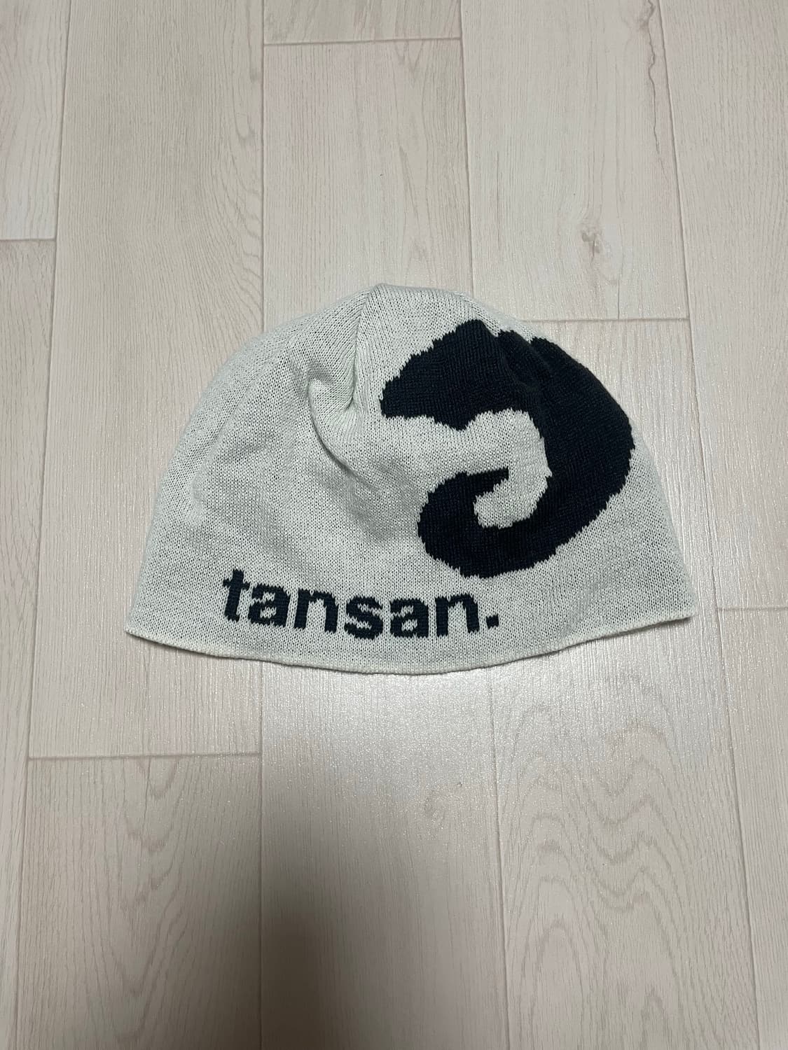 탄산마그네슘 자카드 혼 로고 비니 (아이보리) 팝니다. 상품이미지1