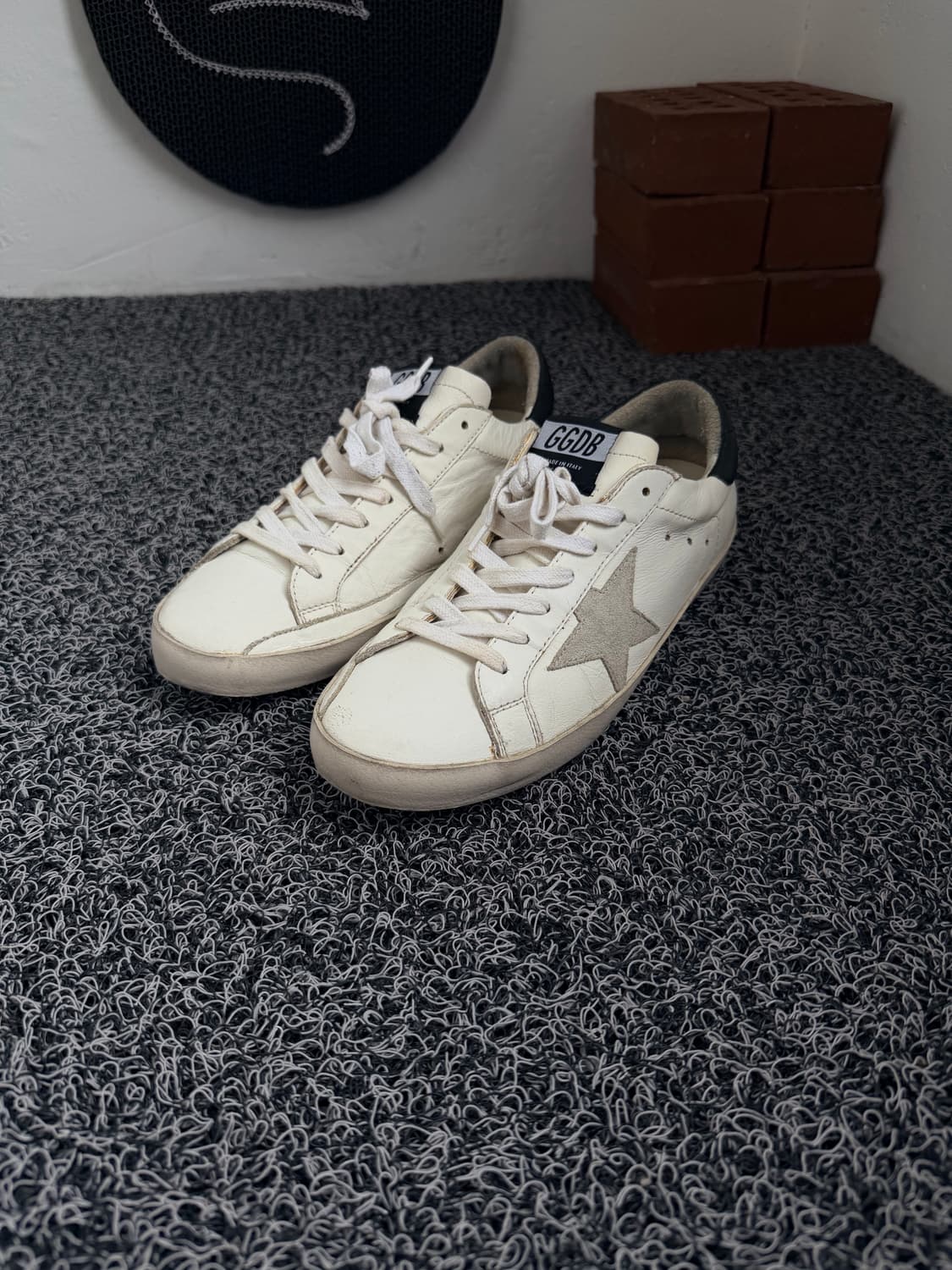 [골든구스] 슈퍼스타 화이트 블랙탭 스니커즈 상품이미지2