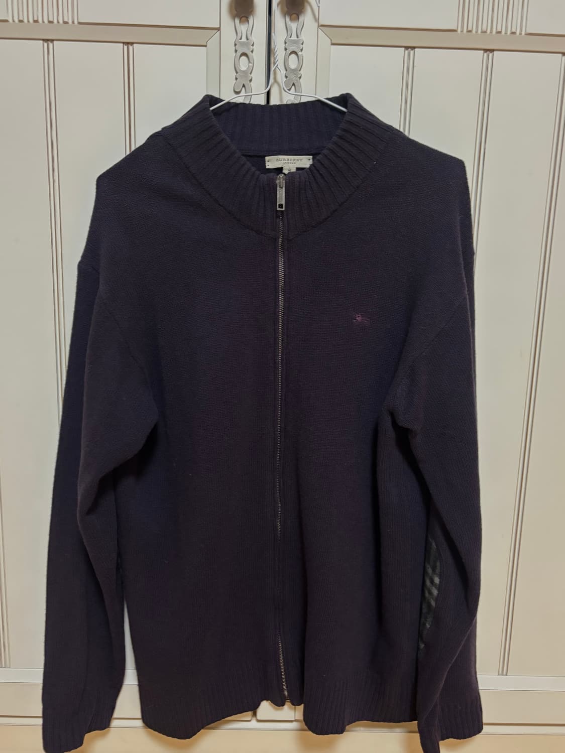 버버리 앨보우 패치 니트집업 상품이미지1