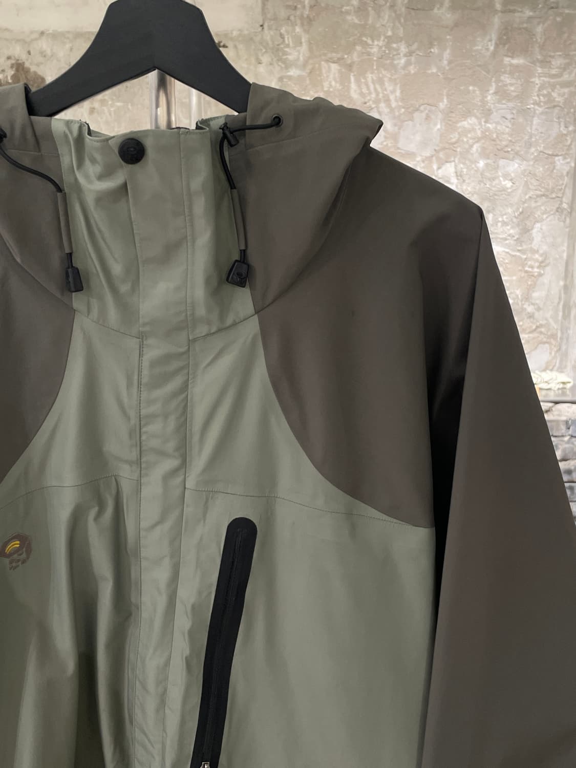 마운틴 하드웨어 카키 고어텍스 벤틸레이션 나일론 자켓 상품이미지3