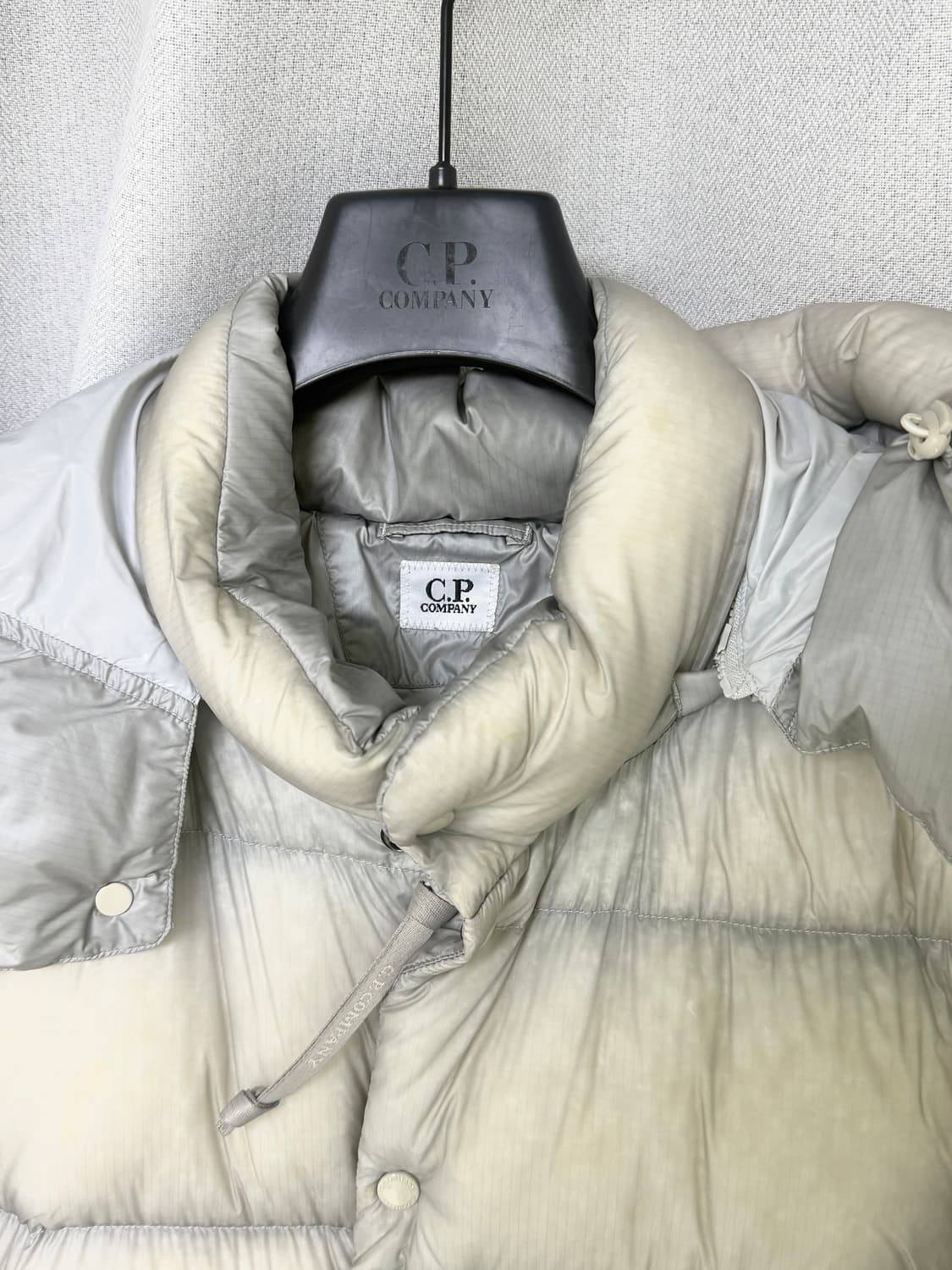CP컴퍼니 DD쉘 디테쳐블 후드 다운 자켓 L 루나락 상품이미지2