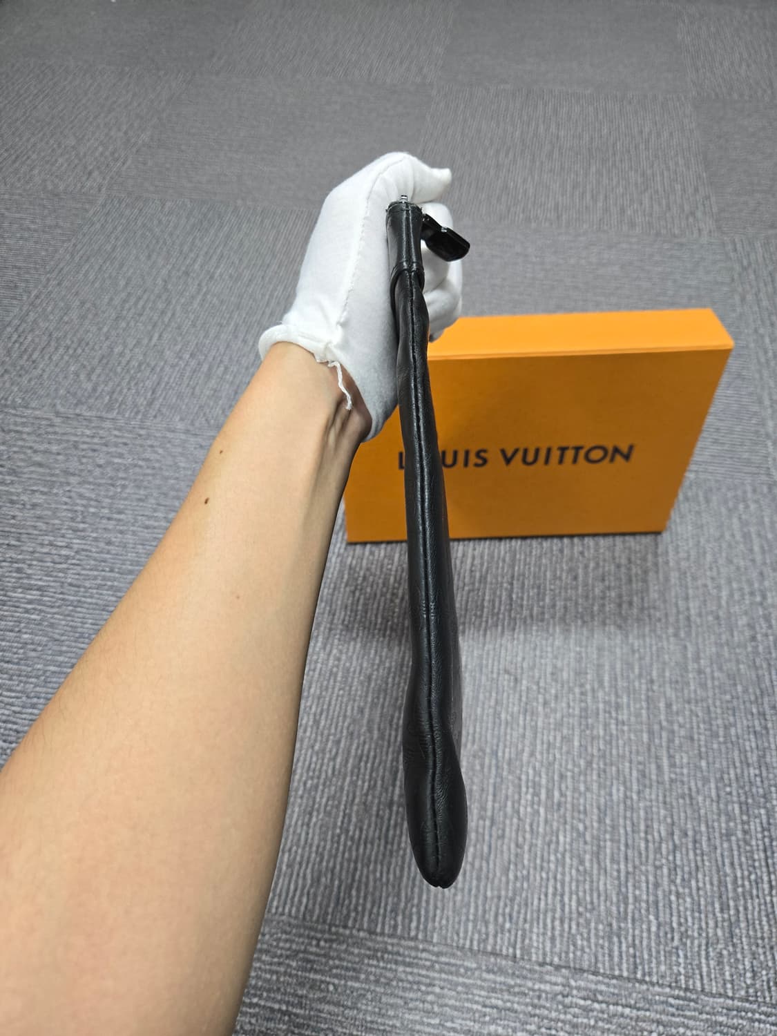 [특가][정품]루이비통 쉐도우 클러치백 상품이미지4