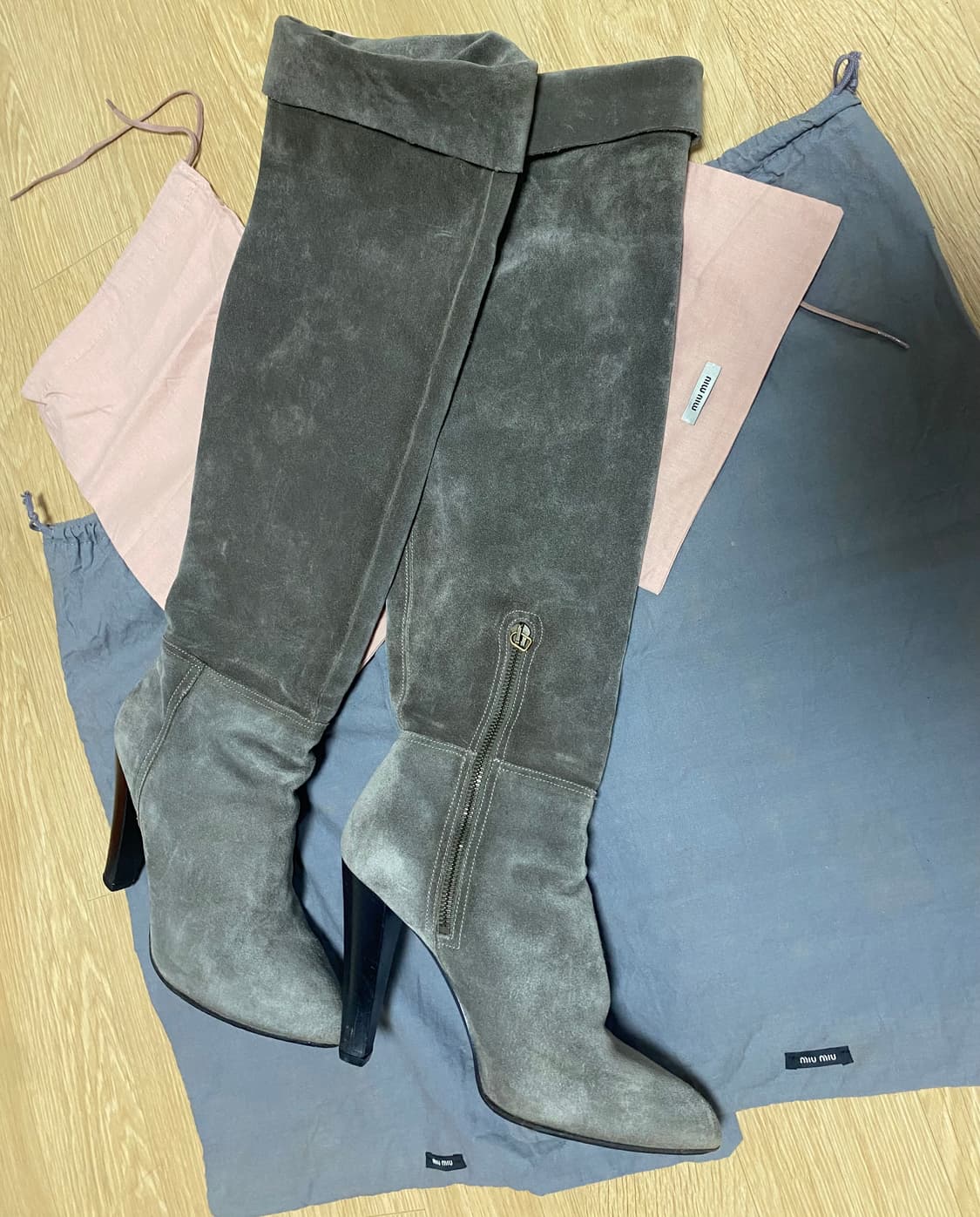 미우미우 정품 회색 스웨이드 부츠 10센치 사이즈 38.5 상품이미지9