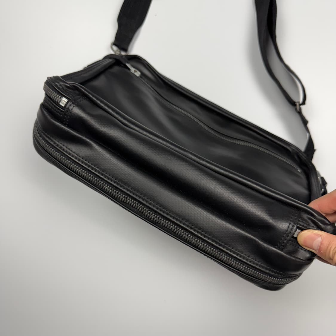 요시다포터 러기지라벨 뉴라이너 숄더백 블랙 상품이미지5