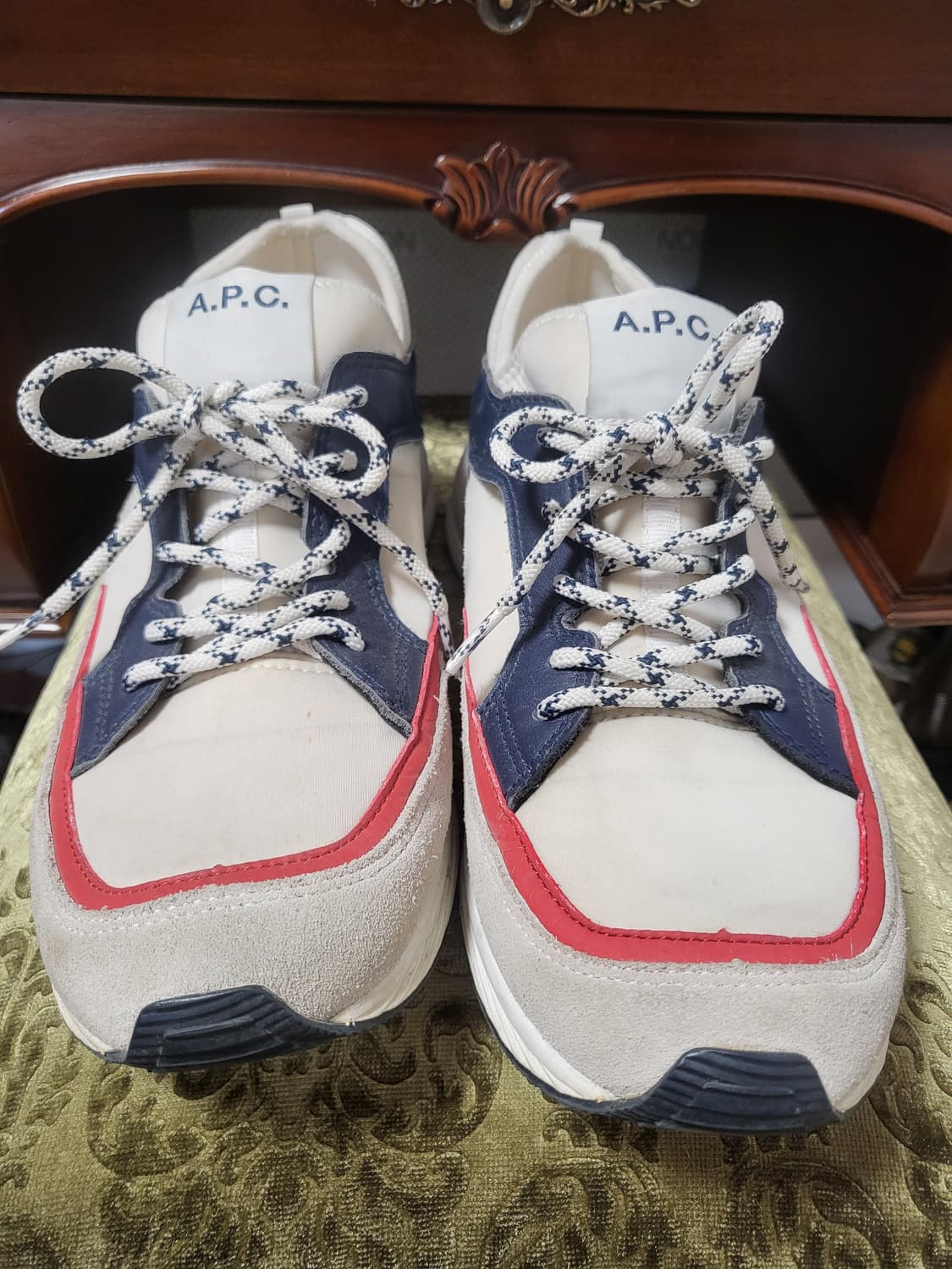 A.P.C. 레드 언클 데이브 스니커즈 상품이미지1