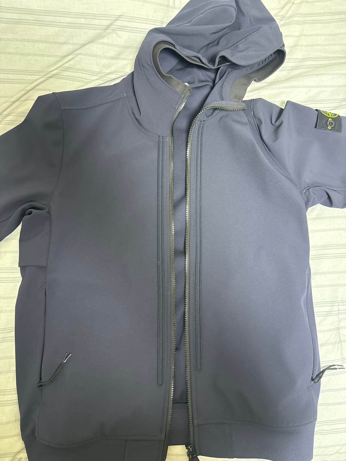 스톤 아일랜드 40427 라이트 소프트 쉘 후드 블루종 네이비 블루 - 상품이미지7