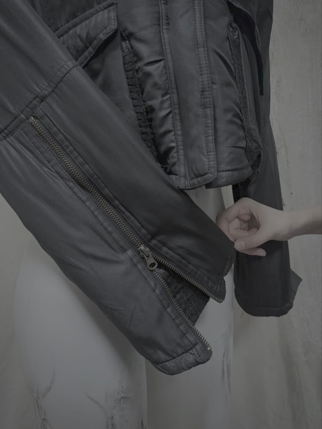 Back Detail Cropped Black Pedding 상품이미지3