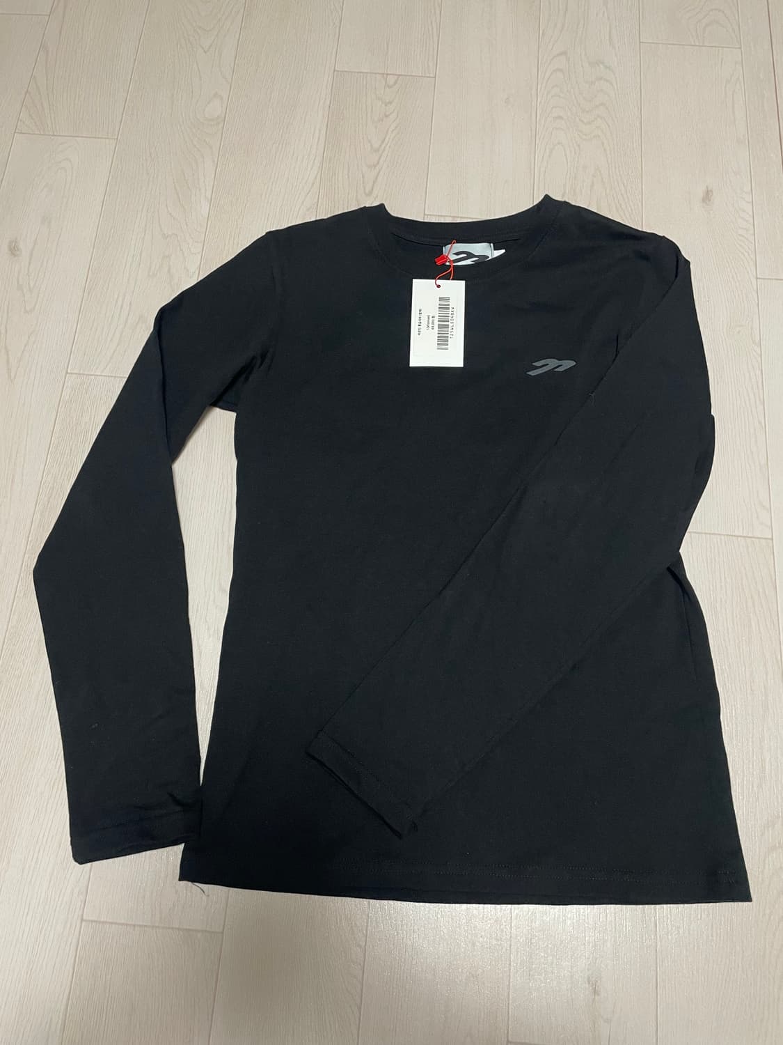 [새상품]탄산 마그네슘 마운틴 롱슬리브 (블랙) 1사이즈 팝니다 상품이미지2