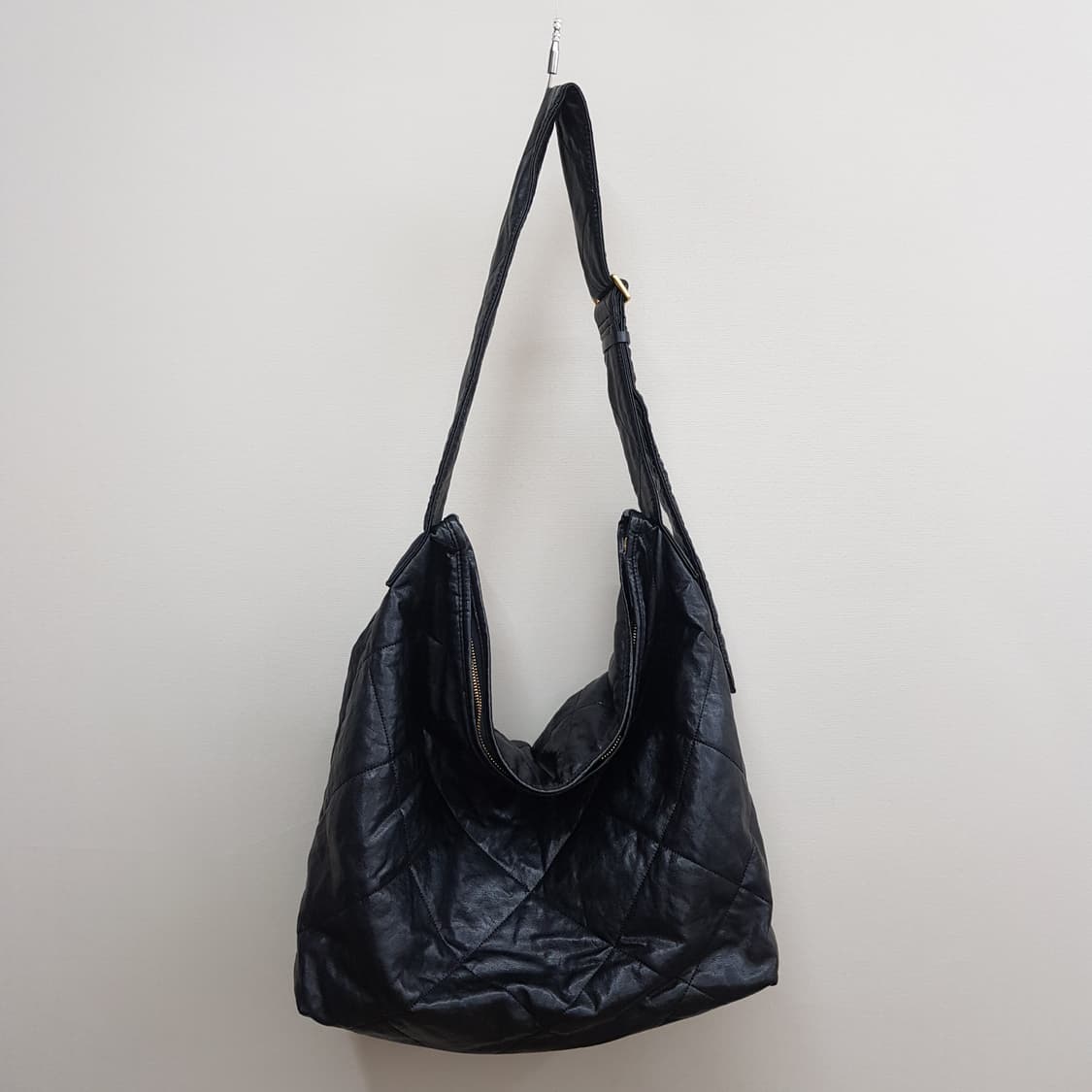 한섬 시스템 2023 퀄팅 레더 무드 숄더백 상품이미지2