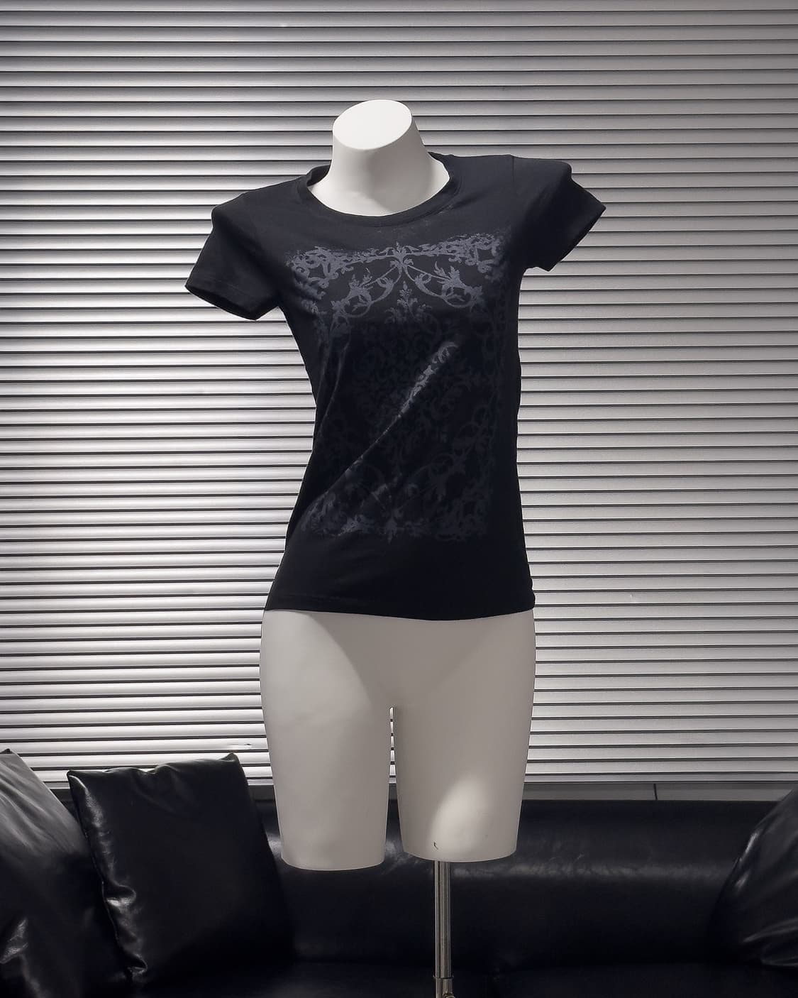 {Unknown} Gothic Arabesque Print Tee  상품이미지1
