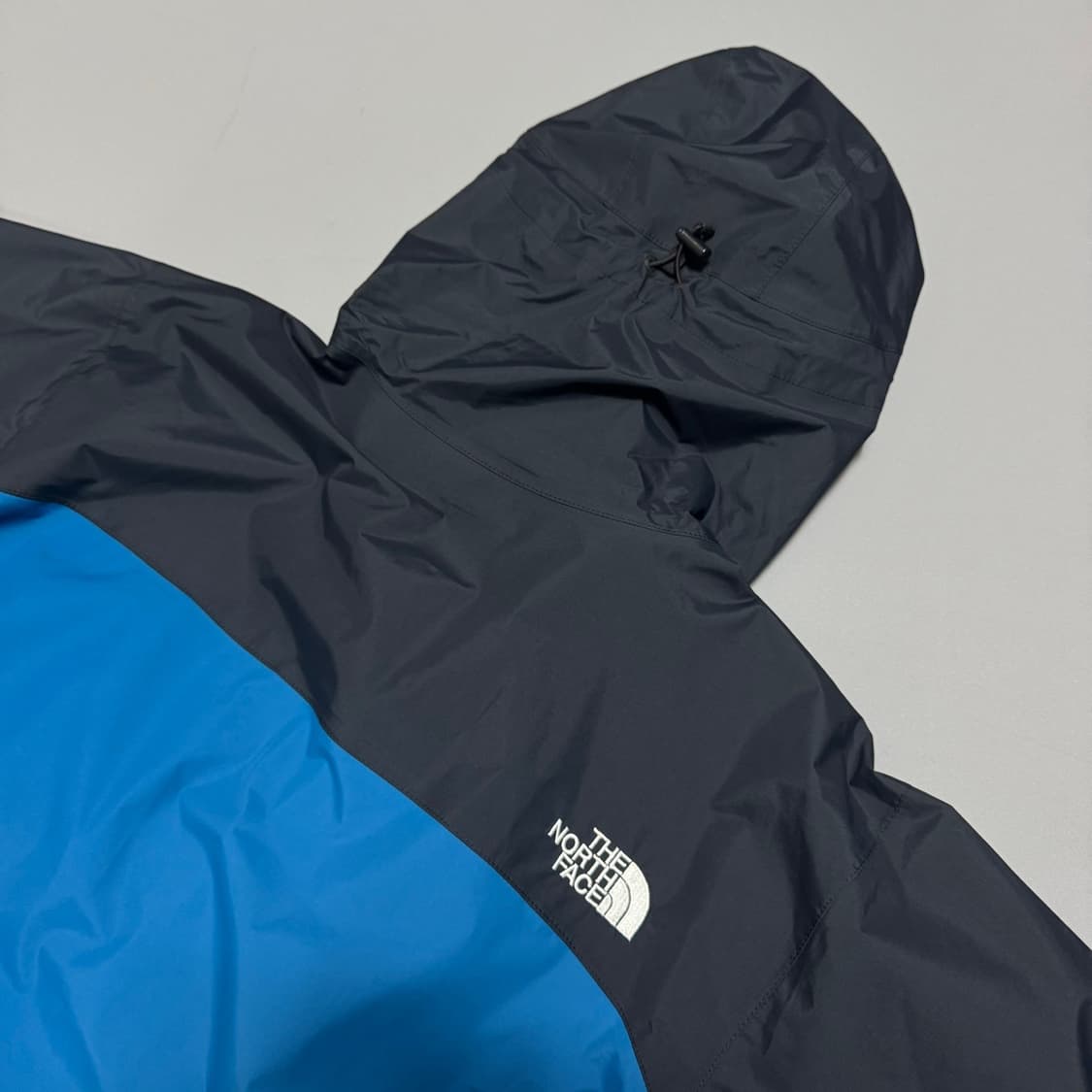 노스페이스(The north face) 블루컬러 나일론 닷샷 윈드브레이커 상품이미지6