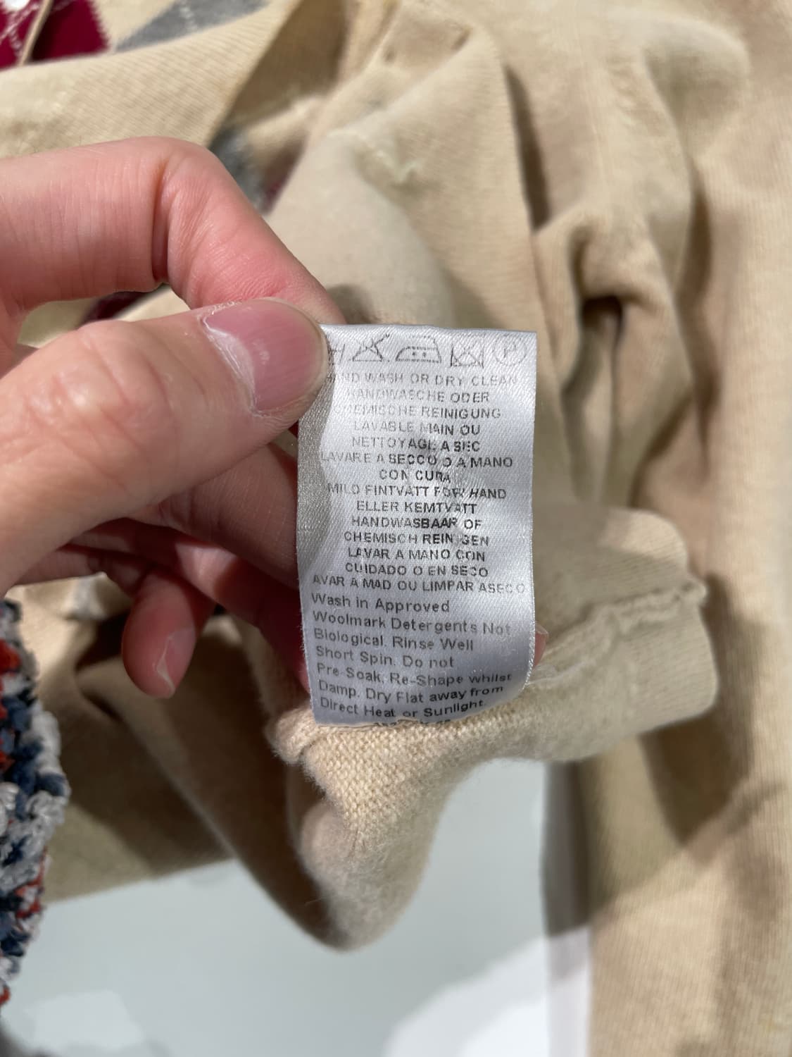 버버리 베이지 아가일 울 니트 가디건 상품이미지9