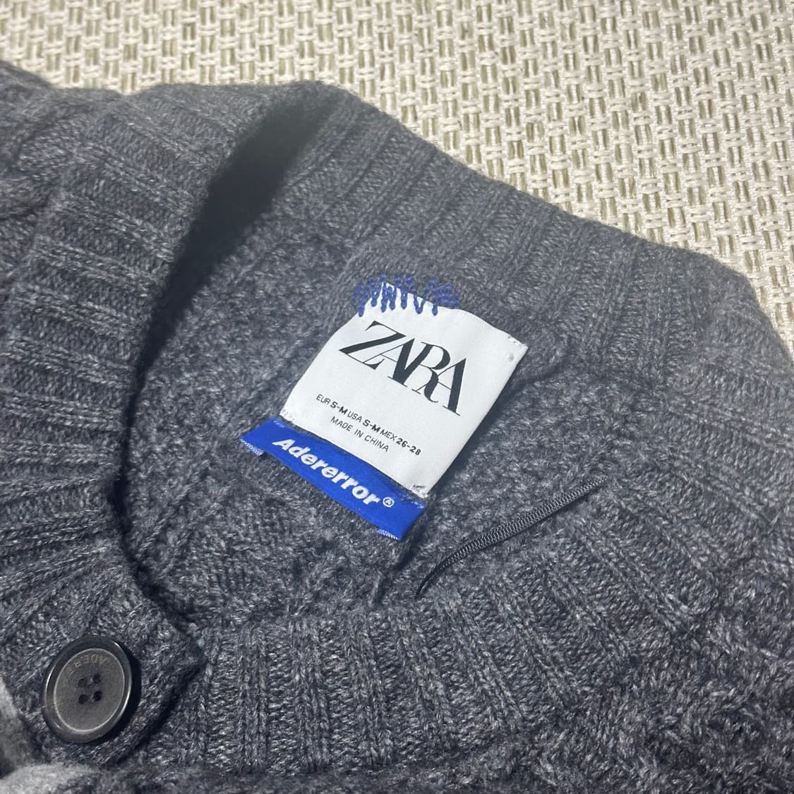 자라 x 아더에러 디스트로이드 크롭 가디건  상품이미지4