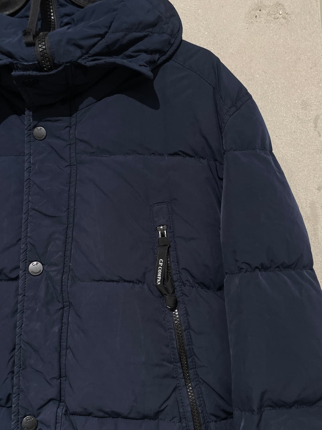 cp컴퍼니 네이비 고글 덕 다운 패디드 점퍼 상품이미지3