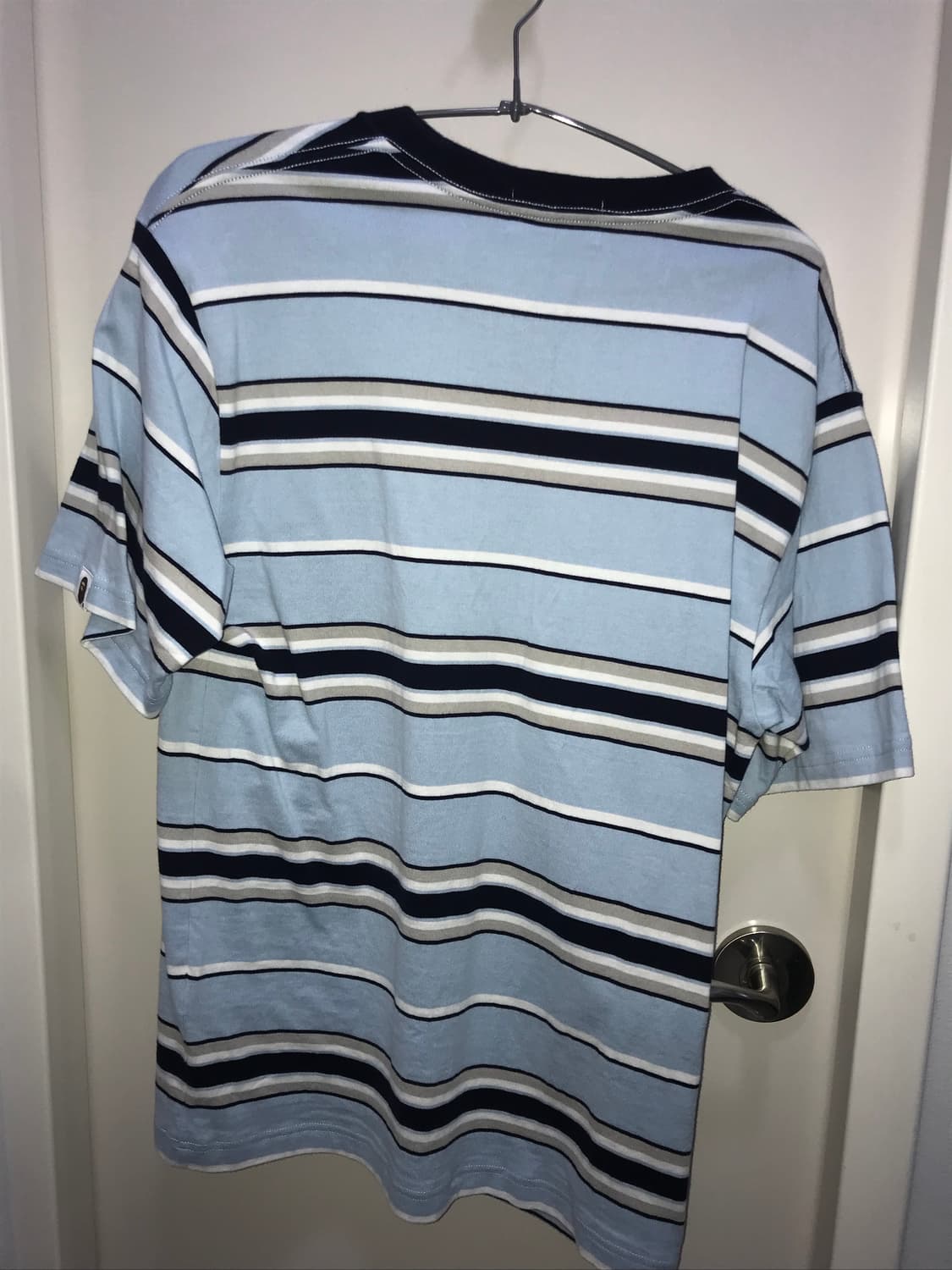한국매물없음 베이프 스카이블루 스트라이프 반팔 S 상품이미지3