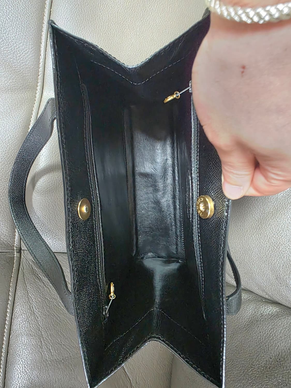 정품 샤넬 미듐 가죽 토트백 컨디션 good 상품이미지6