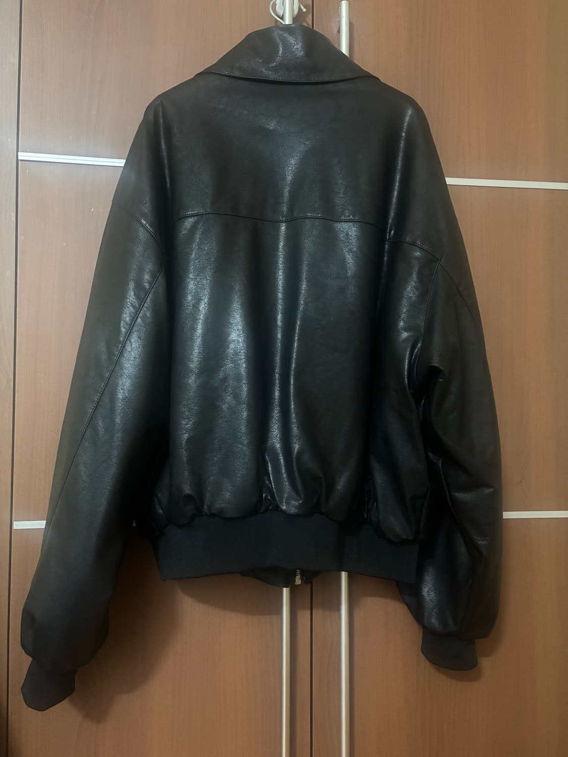 Amu padded black synthetic leather 상품이미지6