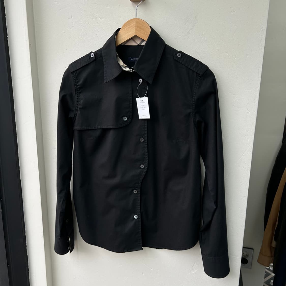 16157 - 버버리 블랙 셔츠 상품이미지2