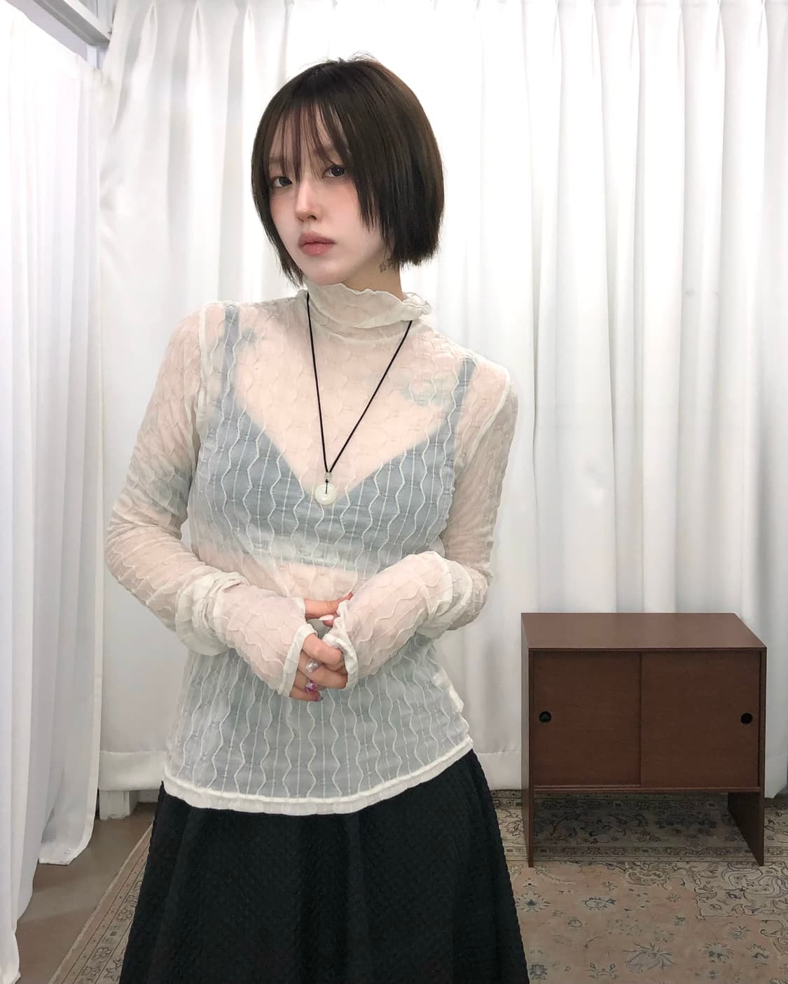 아이보리 웨이브 시스루 터틀넥 상품이미지1