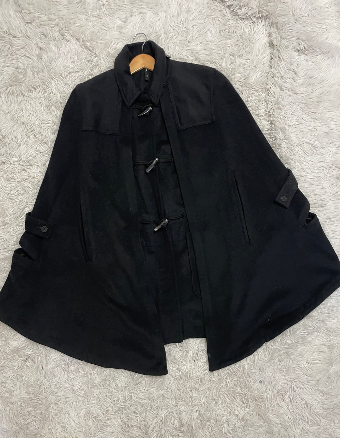 캐시미어 혼방 블랙 더플 케이프 상품이미지1