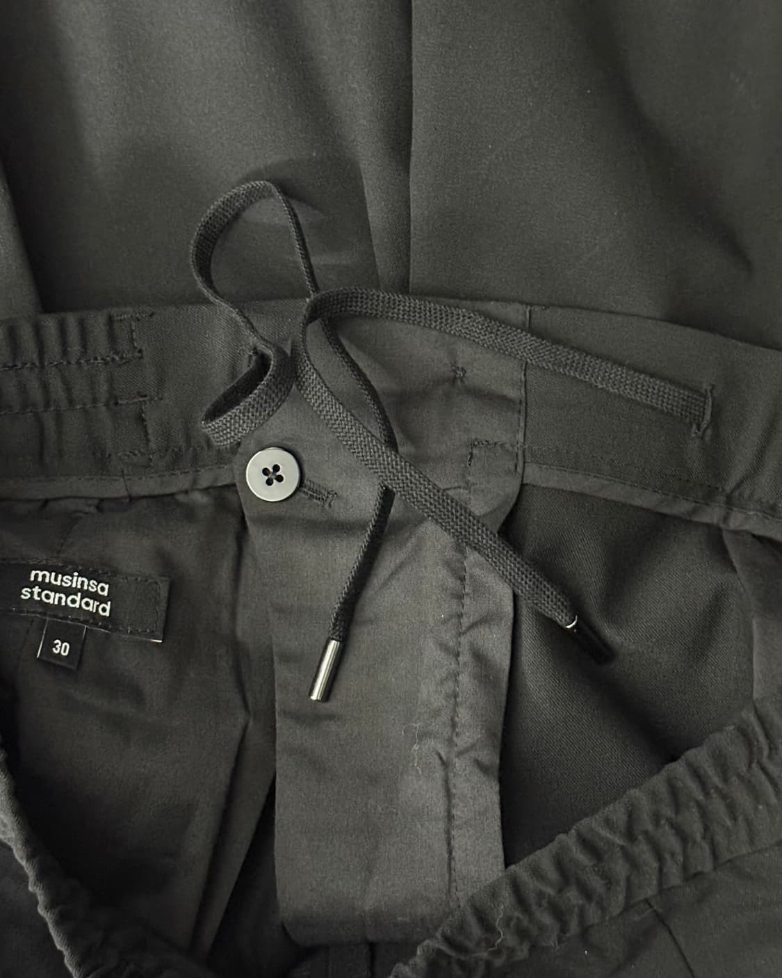 무신사 스탠다드 무탠다드 원턱 슬랙스 버뮤다 반바지 쇼츠 30 밴딩 블랙 상품이미지6