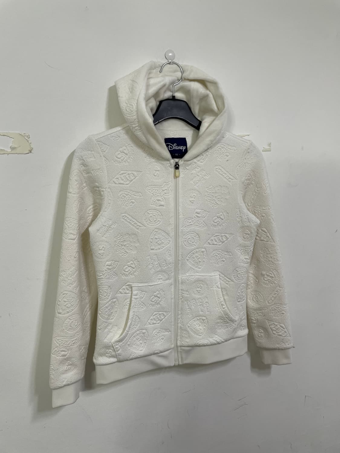 디즈니 화이트 엠보싱 후드집업 상품이미지1